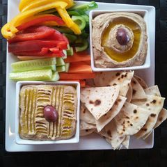 A picture of Hummus.