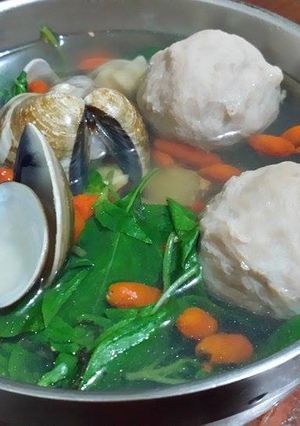塔香貢丸湯 的食譜成品照片