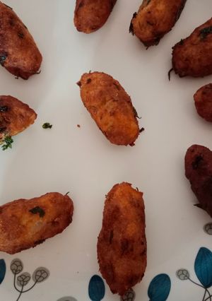 आलू कटलेट (aloo cutlet recipe in Hindi) रेसिपी मुख्य फोटो