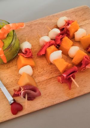 Une photo de Brochettes fraîches et crème d'avocat
