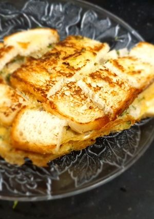 A picture of Cheesy Bread Omelette.