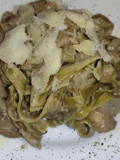 Una foto de Cintas de espinacas con boletus