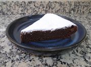 Una foto de torta de chocolate