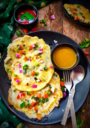 রাভা এণ্ড এগ ভেজিস চিলা (rava and egg veggies chilla recipe in Bengali) রেসিপির প্রধান ছবি