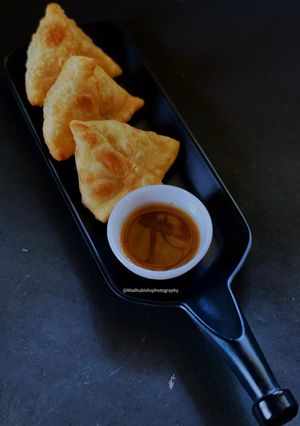 A picture of Samose.