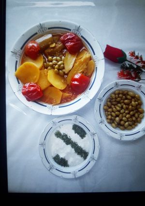 عکسی از دستور خوراک بادمجان وکدو سیب زمینی و گوجه