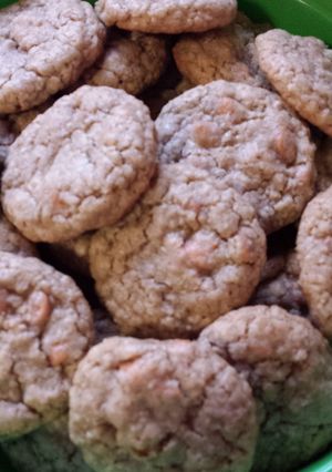 A picture of Oatmeal scotchie cookies.