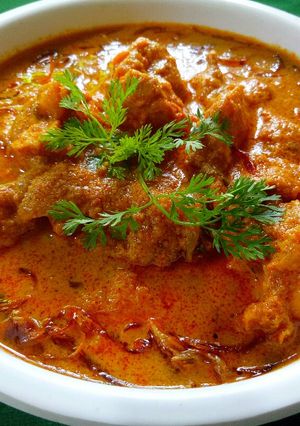 A picture of Chicken curry.