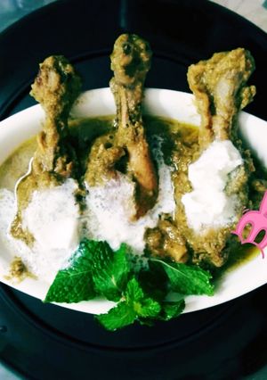 হরিয়ালি চিকেন (hariyali chicken recipe in Bengali) রেসিপির প্রধান ছবি