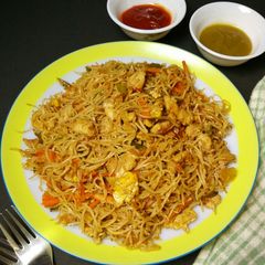A picture of Chicken Hakka Noodles.