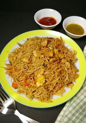 A picture of Chicken Hakka Noodles.
