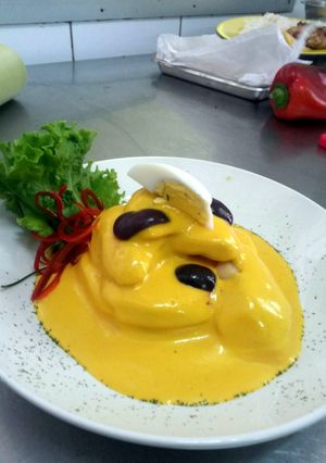 A picture of Huancaina potatoes..