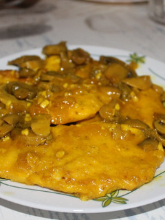 A picture of Chicken Breast Fillets in Mushroom Sauce.