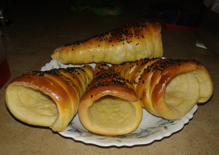 Step-by-Step Guide to Make Any-night-of-the-week Bread Cones!