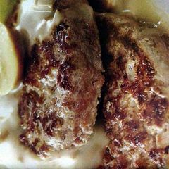 A picture of Salibury steak.