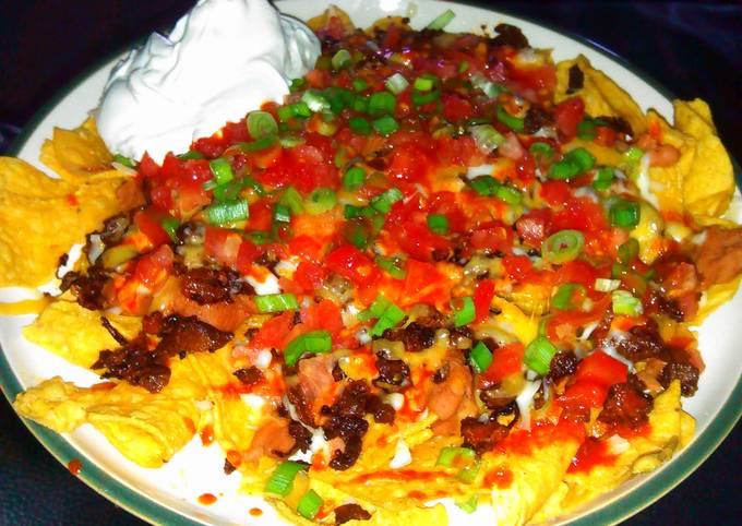 Carne asada nachos, cantina style