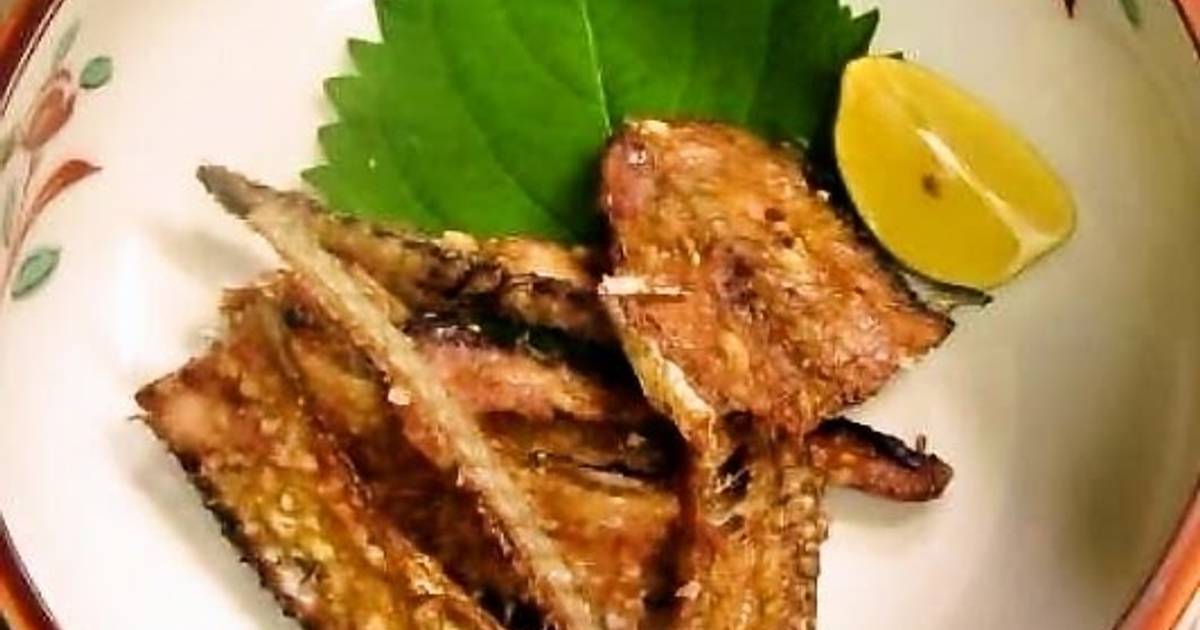 Pacific Saury and Horse Mackerel Bone Crackers in the Microwave Recipe