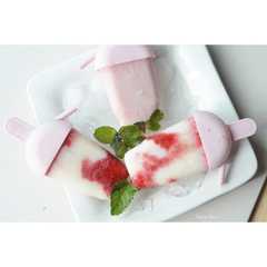 รูปของ Strawberry Popsicle