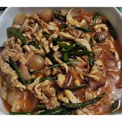 A picture of chicken chilli.