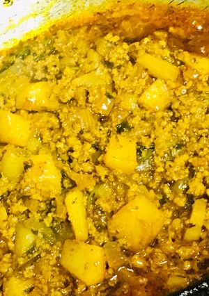 A picture of Stir fried aloo keema.