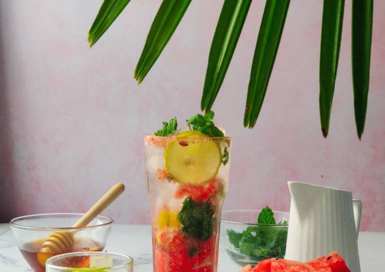 Steps to Prepare Homemade Watermelon Lemonade (Restaurant style)