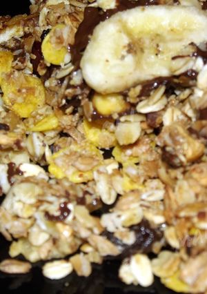 A picture of Dark chocolate and banana chip granola crumble.