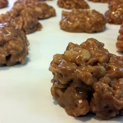 A picture of Krispie Peanut Butter Balls.