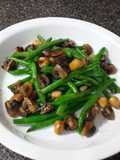 Fresh Lemony Green Beans, Mushrooms and Baby Scallops