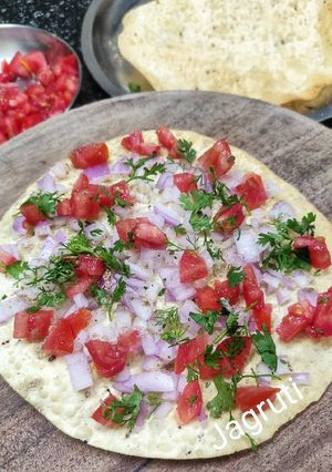 A picture of Masala Papad.