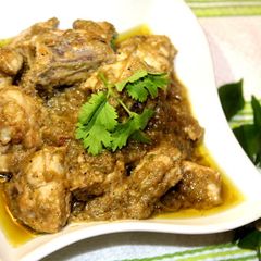 A picture of Curry Leaf Pepper Chicken.