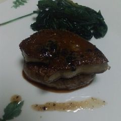 A picture of Veal Filet Steak with Foie Gras.