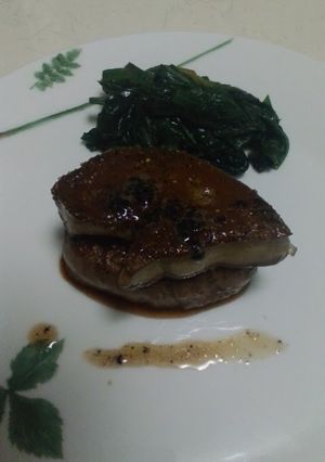 A picture of Veal Filet Steak with Foie Gras.
