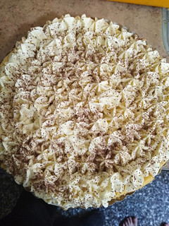 Una foto de Tarta de banana con crema y dulce de leche