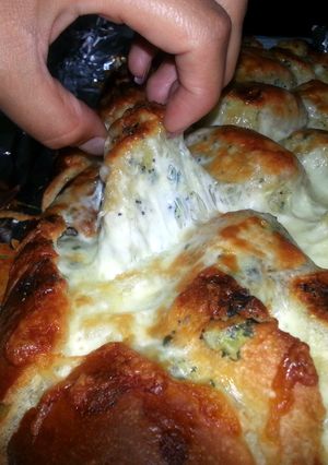 A picture of Stuffed Italian Bread.