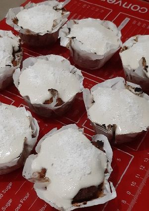 A picture of Gluten Free, Refined Sugar Free CARROT CAKE Cupcakes.
