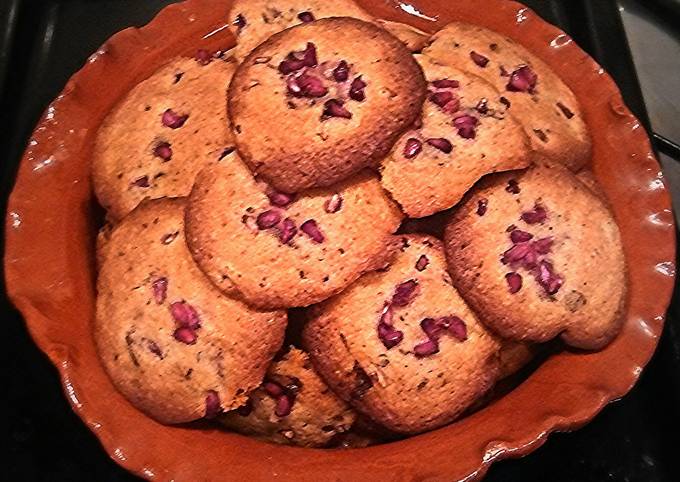 Pomegranate & Chocolate Cookies