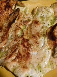 Una foto de Filete de pavo en adobo verde