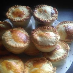 A picture of Mandys mini quiche pies.