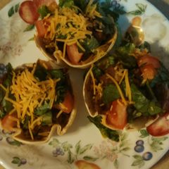 A picture of Taco cups.