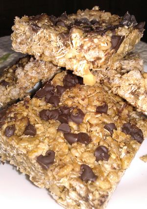 A picture of Chewy Chocolate Chip Granola Bars.