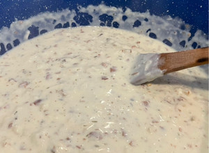 Una foto de Salsa de pollo y almendras