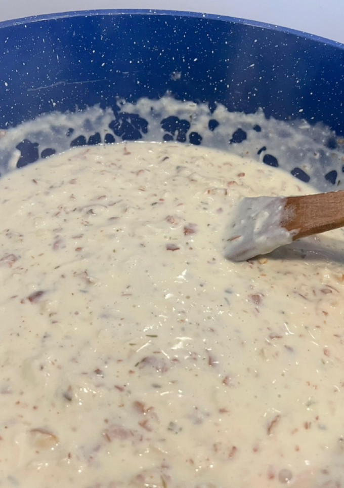 Una foto de Salsa de pollo y almendras