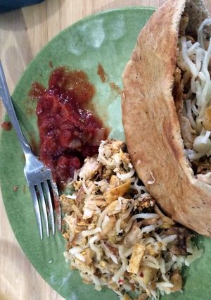 A picture of Crunchy Chicken Pita.