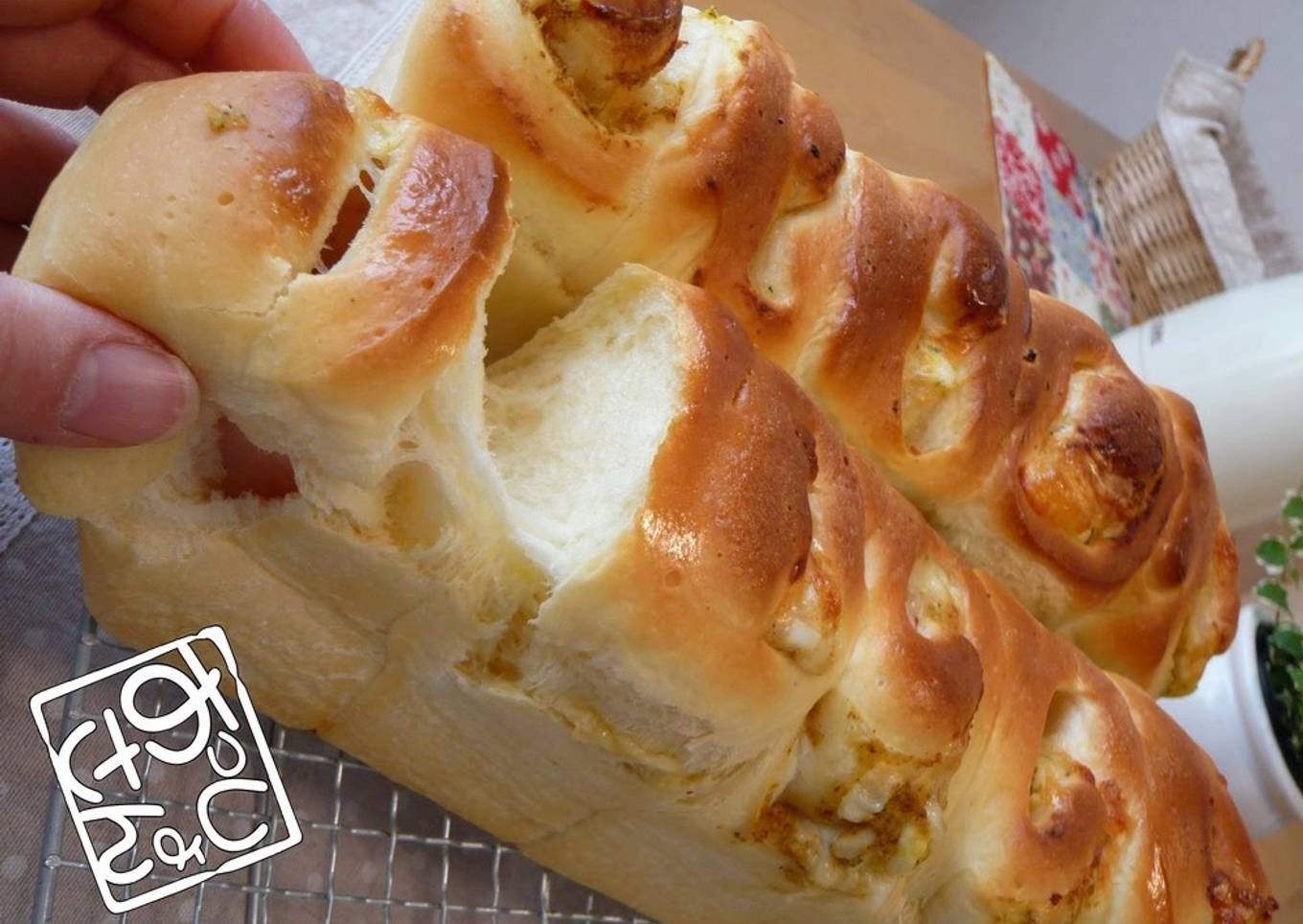 Fluffy and Chewy Okazu Pan (Bread with Savoury Filling)