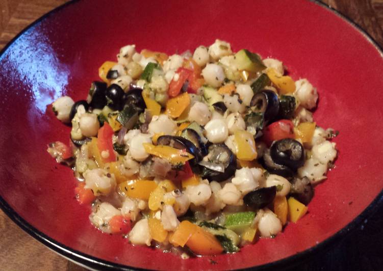 Hominy with Peppers and Zucchini