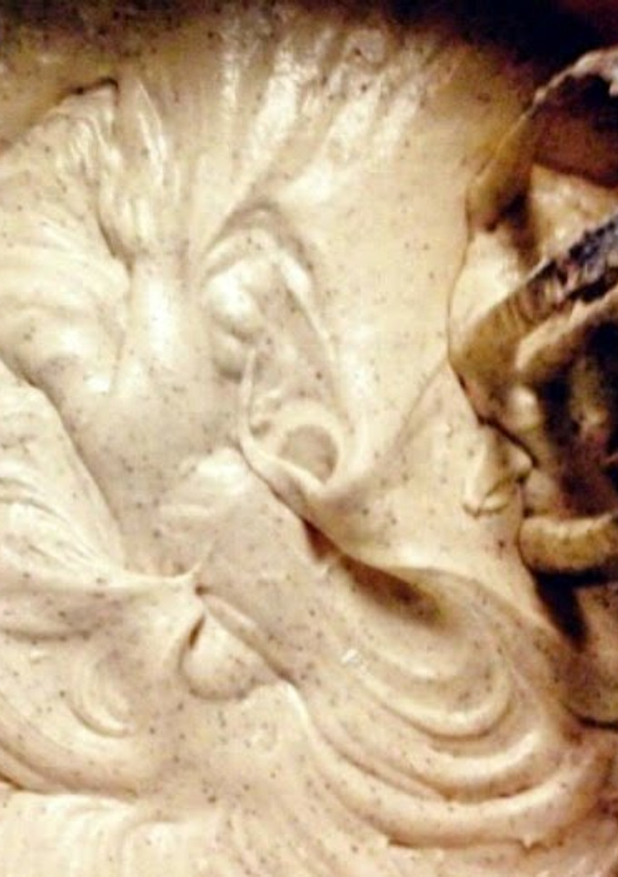 A picture of Espresso frosting.