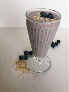 Una foto de Batido de arándanos y avena
