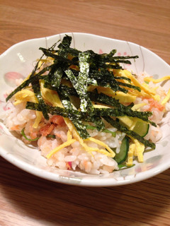 A picture of Easy Salmon Chirashi Sushi.