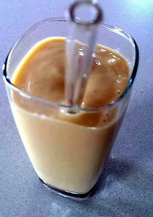 A picture of Mango Peach Banana Smoothie.
