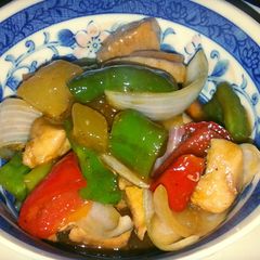 A picture of Chicken with pinneaple.